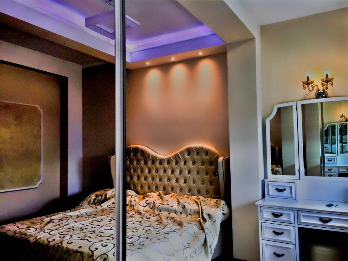 Royal Queen And King Luxury Sarandë
